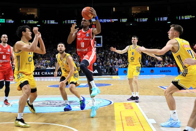 03.10.2026, Deutschland, GER, DEU, Basketball, 1.Bundesliga, 1.Tag, Saison 2026 2027, Berlin, ALBA Berlin vs Bamberg BRANDON ANGEL ( ALBA Berlin 21 ), JORDAN FORD ( ALBA Berlin 3 ), JONAS MATTISSECK ( ALBA Berlin 9 ), Mylik Wilson ( Bamberg 10 ) nordphoto GmbH Engler Berlin Uber-Arena Berlin Deutschland Copyright: xNordphotox xEnglerx