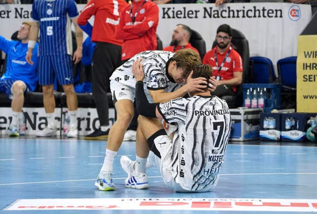 Foto : Jubel bei Rune Dahmke (Kiel) und rechts ... Julian KÖSTER (Kiel) Handball Herren 1. Bundesliga am Sa. 03.10.2026 THW Kiel - VfL Gummersbach
