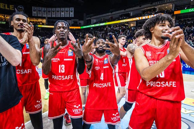 Basketball Berlin 03.10.2026 Saison 2026 2027 EasyCredit BBL 1. Bundesliga Männer, Herren Alba Berlin - BMA365 Bamberg Baskets Trevon Scott (Bamberg, No.13) Jordan Jones (Bamberg, No.04)