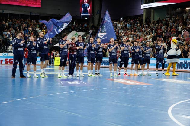 Opel HBL: SG Flensburg-Handewitt vs FRISCH AUF! Göppingen; 03.10.26 Jubel nach Sieg Team SG Flensburg-Handewitt Opel HBL: SG Flensburg-Handewitt vs FRISCH AUF! Göppingen, GGW Arena am 03.10.26 Copyright: xBEAUTIFULxSPORTS MarioxM.xKobergx