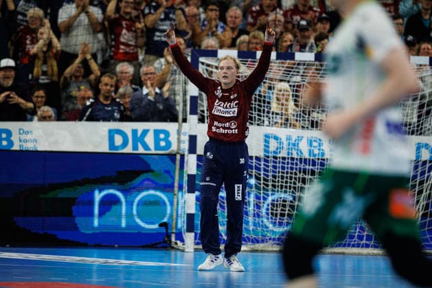Opel HBL: SG Flensburg-Handewitt vs FRISCH AUF! Göppingen; 03.10.26 Jubel Freude über gehaltenen Ball bei Simon Möller (Nr.30, SG Flensburg-Handewitt) Opel HBL: SG Flensburg-Handewitt vs FRISCH AUF! Göppingen, GGW Arena am 03.10.26 Copyright: xBEAUTIFULxSPORTS MarioxM.xKobergx