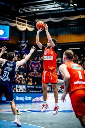 BB-1BL Herren Syntainics MBC - Ratiopharm Ulm Adam Atamna (Ratiopharm Ulm) waehrend der Saison 2026-2027 in der 1. EasyCredit Bundesliga am 4. Spieltag zwischen Syntainics MBC und Ratiopharm Ulm in der Stadthalle Weissenfels am 3. October 2026 in Weissenfels, Sachsen Anhalt, Deutschland