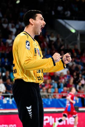 Bietigheim: HBL - 26 27 - SG BBM Bietigheim - Fuechse Berlin Torhueter Martin Tomovski (Bietigheim) Jubel Freude Emotion Bietigheim-Bissingen Egetrans Arena Baden-Württemberg Deutschland