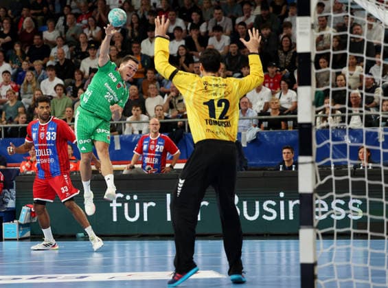 2026.10.03 Deutschland, Bietigheim Handball SG BBM Bietigheim vs. Berliner Füchse, Tim Freihöfer (Berlin, am Ball)