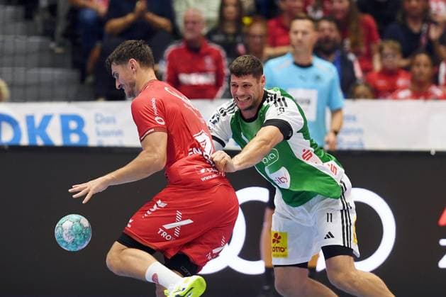 Nikolaj Enderleit (MT Melsungen 4) (am Ball), Sebastian Heymann (TSV Hannover-Burgdorf 11) (R) , GER, MT Melsungen - TSV Hannover-Burgdorf, Handball, 1. Bundesliga, 7. Spieltag, Saison 2026 2027, 03.10.2026, GER, MT Melsungen - Hannover-Burgdorf, Handball, 1. Bundesliga, 7. Spieltag, Saison 2026 2027, 03.10.2026 Kassel Copyright: xEibner-Pressefotox xRolandxSippelx EP_RSL