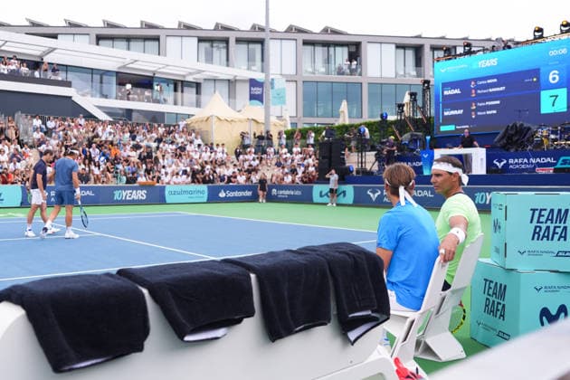 Nadal capitanea al Team Rafa y logra la victoria en el décimo aniversario de su academia Rafa Nadal y Carlos Moyà durante el torneo, a 03 de octubre de 2026, en Manacor, Islas Baleares (Espana) RAFA NADAL;TORNEO;TENIS;MANACOR Organización 03 10 2026 Manacor Manacor Espana Copyright: xOrganizacionx 7818901