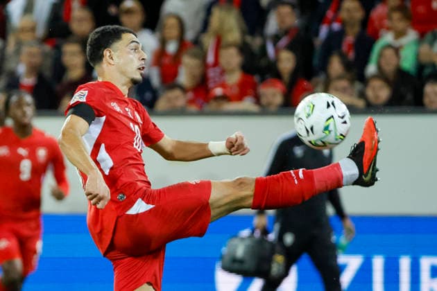 Zeki Amdouni (Schweiz, 10) am Ball , Schweiz, UEFA , Nations League, Matchday 3, Schweiz vs. Slowenien, 03.10.2026, Luzern Swissporarena Schweiz Copyright: xGrantxHubbsx