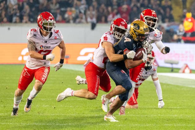 Montigo Moss (Dresden Monarchs, 81 Wide Receiver) tackled by Steven Dominik Johannes (Potsdam Royals, 27 Defensive Back) Dresden Monarchs vs Potsdam Royals, American Football, German Football League, Week 22, Championship Game, 2026, 03.10.2026, Dresden Rudolf Harbig Stadion Saxony Germany Copyright: xPFA SebastianxJustx