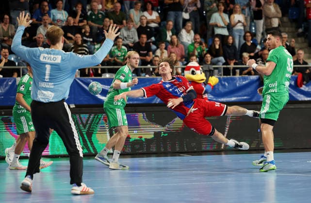 2026.10.03 Deutschland, Bietigheim Handball SG BBM Bietigheim vs. Berliner Füchse, Fynn-Luca Nicolaus (BBM, Mitte)