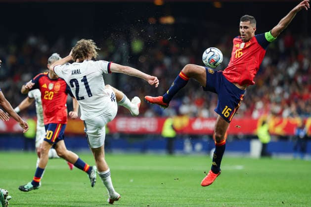 October 3, 2026, Oviedo, Asturias, Spain: Alex Kral of Chequia and Rodri of Spain compete for the ball during the UEFA Nations League 2026 27 group phase match between Spain and Czech Republic at Carlos Tartiere stadium on October 03, 2026, in Oviedo, Spain. Spain V Czech Republic - UEFA Nations League 2026 27 Group A3 MD3  - ZUMAa181 20261003_zaa_a181_105 Copyright: xIrinaxR.xHx