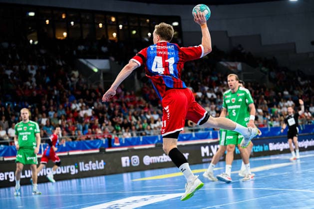 Bietigheim: HBL - 26 27 - SG BBM Bietigheim - Fuechse Berlin Till Hermann (Bietighiem) Bietigheim-Bissingen Egetrans Arena Baden-Württemberg Deutschland