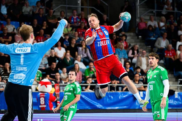 Bietigheim: HBL - 26 27 - SG BBM Bietigheim - Fuechse Berlin v.li. Torhueter Lasse Ludwig (Berlin), Lukas Wucherpfennig (Bietigheim) Bietigheim-Bissingen Egetrans Arena Baden-Württemberg Deutschland