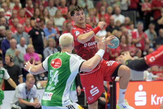 Nikolaj Enderleit (MT Melsungen 4) (am Ball), Justus Fischer (TSV Hannover-Burgdorf 54) , GER, MT Melsungen - TSV Hannover-Burgdorf, Handball, 1. Bundesliga, 7. Spieltag, Saison 2026 2027, 03.10.2026, GER, MT Melsungen - Hannover-Burgdorf, Handball, 1. Bundesliga, 7. Spieltag, Saison 2026 2027, 03.10.2026 Kassel Copyright: xEibner-Pressefotox xRolandxSippelx EP_RSL