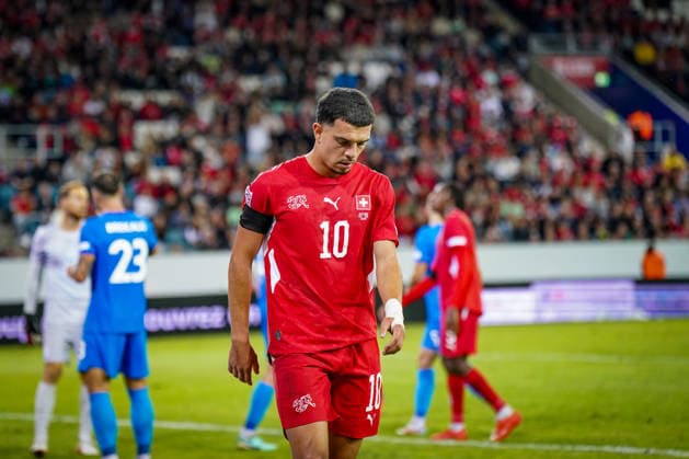 Fussball UEFA Nations League 2026 - 2027, 3. Spieltag - Schweiz vs Slowenien - Thermoplan Arena (Luzern): Zeki Amdouni (Schweiz, 10) bei seiner Auswechselung - Mimik, Gesichtsausdruck, Emotion Copyright: xJOERANxSTEINSIEKx