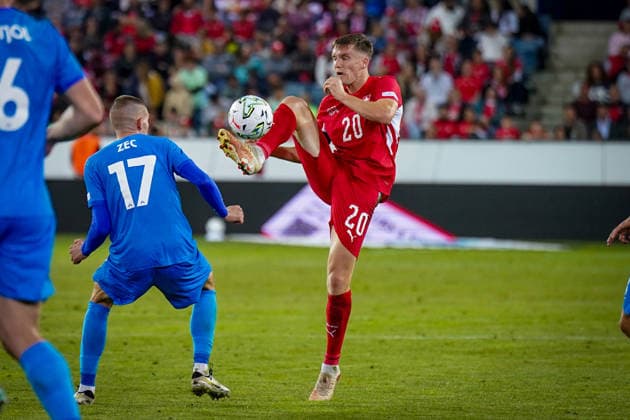 Fussball UEFA Nations League 2026 - 2027, 3. Spieltag - Schweiz vs Slowenien - Thermoplan Arena (Luzern): Michel Aebischer (Schweiz, 20) am Ball Copyright: xJOERANxSTEINSIEKx