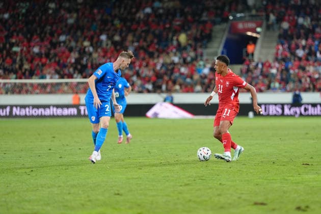 Luzern, Switzerland - October 03: Dan Ndoye (11 SUI) in duel with Zan Karnicnik (2 SLO) during the UEFA Nations League match between Switzerland and Slovenia at thermoplan arena on October 03, 2026 in Luzern, Switzerland. Copyright: xKjetilxWaberx xSPPx Sportspressphoto_SPR244881