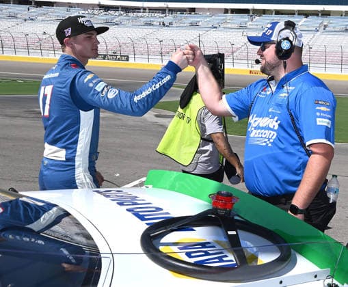 LAS VEGAS, NV - OCTOBER 03: Corey Day ( 17 Hendrick Motorsports HendrickCars.com Chevrolet) is congratulated by crew members after winning the pole for the NASCAR, Motorsport, USA O™Reilly Auto Parts Series Focused Health 302 playoff race at Las Vegas Motor Speedway Saturday Oct. 3, 2026 in Las Vegas, Nevada. (Photo by Will Lester Icon Sportswire) AUTO: OCT 03 NASCAR O™Reilly Auto Parts Series Focused Health 302 EDITORIAL USE ONLY Icon26100305012