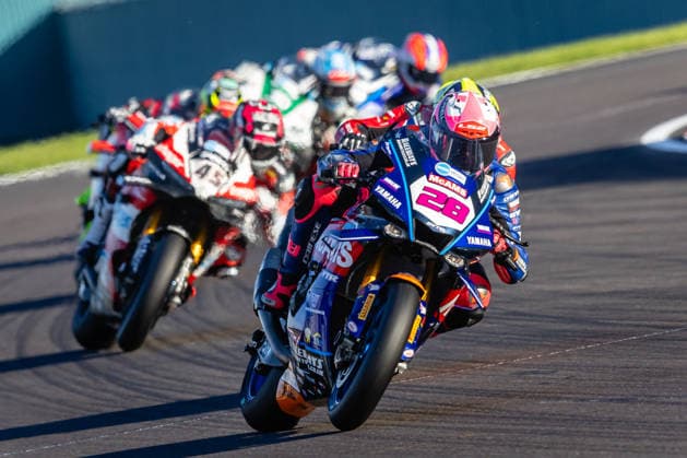 British Superbike Championship Day Two Bradley Ray, McAMS Yamaha Yamaha 1000 leads Scott Redding, Hager PBM Racing Team Ducati 1000 during Race 1 of the ZYN British Superbike Championship at Donnington Park, Castle Donington 03 10 2026 UK Newspapers OUT Copyright: xMichaelxWincottx FIL-24021-0003