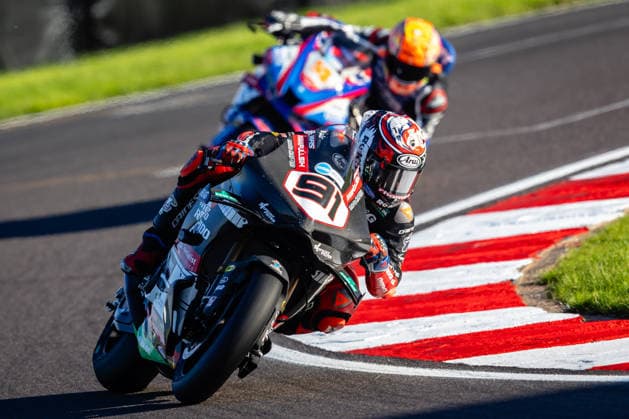 British Superbike Championship Day Two Leon Haslam, Moto Rapido Racing Ducati 1000 during Race 1 of the ZYN British Superbike Championship at Donnington Park, Castle Donington 03 10 2026 UK Newspapers OUT Copyright: xMichaelxWincottx FIL-24021-0009