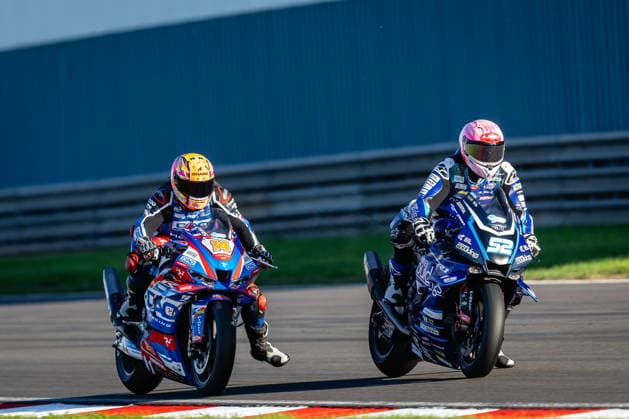 British Superbike Championship Day Two Danny Kent, Cheshire Moulding Yamaha Yamaha 1000 overtakes Lee Jackson, DAO Racing Honda Honda 1000 during Race 1 of the ZYN British Superbike Championship at Donnington Park, Castle Donington 03 10 2026 UK Newspapers OUT Copyright: xMichaelxWincottx FIL-24021-0018
