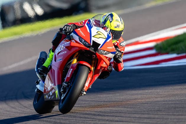 British Superbike Championship Day Two Ryan Vickers, Honda Racing UK Honda 1000 during Race 1 of the ZYN British Superbike Championship at Donnington Park, Castle Donington 03 10 2026 UK Newspapers OUT Copyright: xMichaelxWincottx FIL-24021-0027
