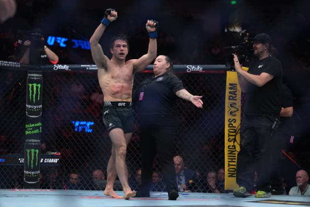 October 3, 2026, Salt Lake, Utah, USA: ALEXANDER HERNANDEZ defeated RAFAEL DOS ANJOS by TKO (strikes) at 3:12 of Round 2 during UFC 332 at the Delta Arena in Utah. Salt Lake USA - ZUMAo117 20261003_zsp_o117_007 Copyright: xMikaelxOnax