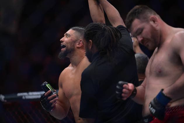 October 3, 2026, Salt Lake City, Utah, USA: JOHNNY WALKER defeated MICK PARKIN by KO (knee) at 3:35 of Round 1during UFC 332 at the Delta Arena in Utah. Salt Lake City USA - ZUMAo117 20261003_zsp_o117_016 Copyright: xMikaelxOnax