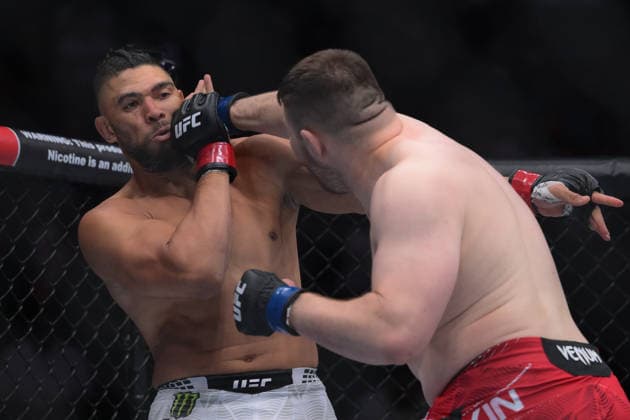 October 3, 2026, Salt Lake City, Utah, USA: JOHNNY WALKER defeated MICK PARKIN by KO (knee) at 3:35 of Round 1during UFC 332 at the Delta Arena in Utah. Salt Lake City USA - ZUMAo117 20261003_zsp_o117_023 Copyright: xMikaelxOnax