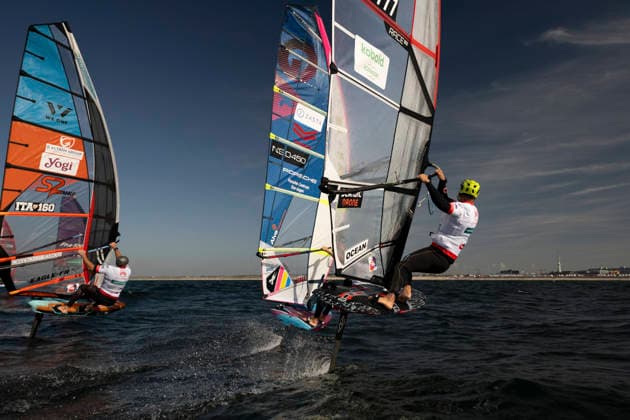 PWA - Citroen - World Windsurfing Tour Sylt 2026 - Tag 8 - Slalom Foil Men; Sylt Westerland, 03.10.2026 Bruno Martini (Slalom Foil Men, Italy, ITA-160); Sem Stroosma (Slalom Foil Men, Argentina, NED-450); Noah Vinther (Slalom Foil Men, Denmark, DEN-7777); PWA - Citroen - World Windsurfing Tour Sylt 2026 - Tag 8 - Slalom Foil Men am 03.10.2026 vor dem Brandenburger Strand - Motorboot auf Sylt Westerland (Deutschland). Copyright: xBEAUTIFULxSPORTS AndreasxDickx