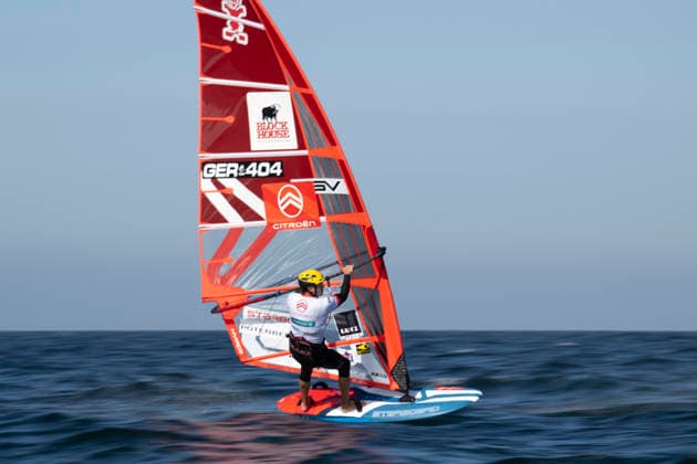 PWA - Citroen - World Windsurfing Tour Sylt 2026 - Tag 8 - Slalom Foil Men; Sylt Westerland, 03.10.2026 Fabian Wolf (Slalom Foil Men, Germany, GER-404); PWA - Citroen - World Windsurfing Tour Sylt 2026 - Tag 8 - Slalom Foil Men am 03.10.2026 vor dem Brandenburger Strand - Motorboot auf Sylt Westerland (Deutschland). Copyright: xBEAUTIFULxSPORTS AndreasxDickx