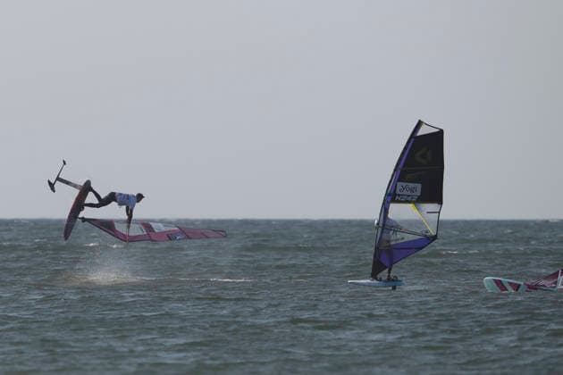 PWA - Citroen - World Windsurfing Tour Sylt 2026 - Tag 8 - Slalom Foil Men; Sylt Westerland, 03.10.2026 Tigo Kort (Freestyle Men, Netherlands, NED-195); PWA - Citroen - World Windsurfing Tour Sylt 2026 - Tag 8 - Slalom Foil Men am 03.10.2026 vor dem Brandenburger Strand - Motorboot auf Sylt Westerland (Deutschland). Copyright: xBEAUTIFULxSPORTS AndreasxDickx