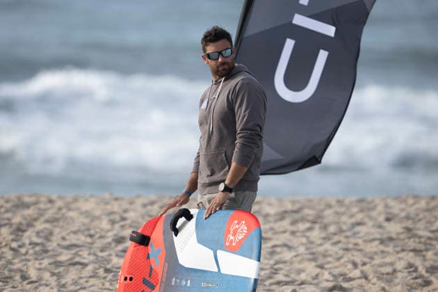 PWA - Citroen - World Windsurfing Tour Sylt 2026 - Tag 8 - Slalom Foil Men; Sylt Westerland, 03.10.2026 Matteo Iachino (Slalom Foil Men, Italy, ITA-140); PWA - Citroen - World Windsurfing Tour Sylt 2026 - Tag 8 - Slalom Foil Men am 03.10.2026 vor dem Brandenburger Strand - Motorboot auf Sylt Westerland (Deutschland). Copyright: xBEAUTIFULxSPORTS AndreasxDickx