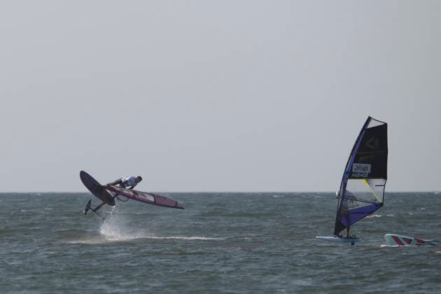 PWA - Citroen - World Windsurfing Tour Sylt 2026 - Tag 8 - Slalom Foil Men; Sylt Westerland, 03.10.2026 Tigo Kort (Freestyle Men, Netherlands, NED-195); PWA - Citroen - World Windsurfing Tour Sylt 2026 - Tag 8 - Slalom Foil Men am 03.10.2026 vor dem Brandenburger Strand - Motorboot auf Sylt Westerland (Deutschland). Copyright: xBEAUTIFULxSPORTS AndreasxDickx