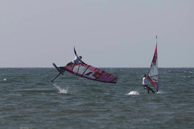 PWA - Citroen - World Windsurfing Tour Sylt 2026 - Tag 8 - Slalom Foil Men; Sylt Westerland, 03.10.2026 Yentel Caers (Freestyle Men, Belgium, B-16); PWA - Citroen - World Windsurfing Tour Sylt 2026 - Tag 8 - Slalom Foil Men am 03.10.2026 vor dem Brandenburger Strand - Motorboot auf Sylt Westerland (Deutschland). Copyright: xBEAUTIFULxSPORTS AndreasxDickx