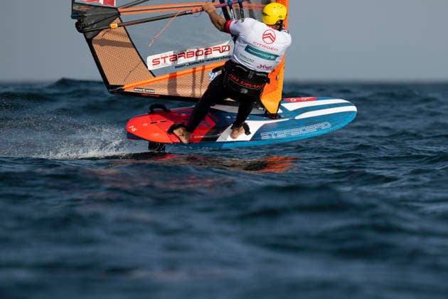 PWA - Citroen - World Windsurfing Tour Sylt 2026 - Tag 8 - Slalom Foil Men; Sylt Westerland, 03.10.2026 Matteo Iachino (Slalom Foil Men, Italy, ITA-140); PWA - Citroen - World Windsurfing Tour Sylt 2026 - Tag 8 - Slalom Foil Men am 03.10.2026 vor dem Brandenburger Strand - Motorboot auf Sylt Westerland (Deutschland). Copyright: xBEAUTIFULxSPORTS AndreasxDickx