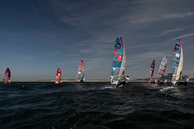 PWA - Citroen - World Windsurfing Tour Sylt 2026 - Tag 8 - Slalom Foil Men; Sylt Westerland, 03.10.2026 Nico Prien (Slalom Foil Men, Germany, GER-7); Fabian Wolf (Slalom Foil Men, Germany, GER-404); Noah Vinther (Slalom Foil Men, Denmark, DEN-7777); Alexis Mathis (Slalom Foil Men, France, FRA-997); John Soukos (Slalom Foil Men, Greece, GRE-198); Sem Stroosma (Slalom Foil Men, Argentina, NED-450); PWA - Citroen - World Windsurfing Tour Sylt 2026 - Tag 8 - Slalom Foil Men am 03.10.2026 vor dem Brandenburger Strand - Motorboot auf Sylt Westerland (Deutschland). Copyright: xBEAUTIFULxSPORTS AndreasxDickx