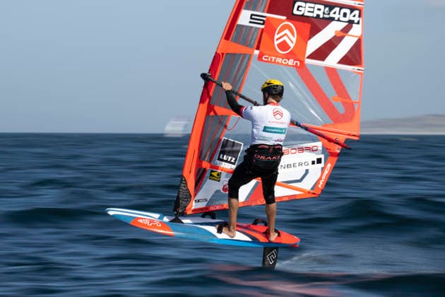 PWA - Citroen - World Windsurfing Tour Sylt 2026 - Tag 8 - Slalom Foil Men; Sylt Westerland, 03.10.2026 Fabian Wolf (Slalom Foil Men, Germany, GER-404); PWA - Citroen - World Windsurfing Tour Sylt 2026 - Tag 8 - Slalom Foil Men am 03.10.2026 vor dem Brandenburger Strand - Motorboot auf Sylt Westerland (Deutschland). Copyright: xBEAUTIFULxSPORTS AndreasxDickx