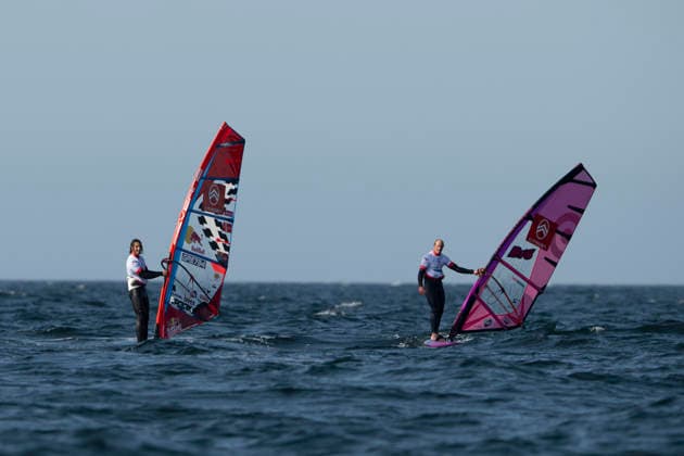 PWA - Citroen - World Windsurfing Tour Sylt 2026 - Tag 8 - Slalom Foil Men; Sylt Westerland, 03.10.2026 Lennert Neubauer (Freestyle Men, Greece, GRE-734); Yentel Caers (Freestyle Men, Belgium, B-16); PWA - Citroen - World Windsurfing Tour Sylt 2026 - Tag 8 - Slalom Foil Men am 03.10.2026 vor dem Brandenburger Strand - Motorboot auf Sylt Westerland (Deutschland). Copyright: xBEAUTIFULxSPORTS AndreasxDickx
