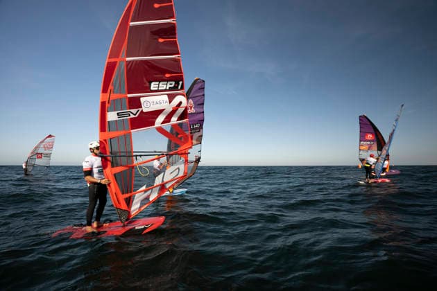 PWA - Citroen - World Windsurfing Tour Sylt 2026 - Tag 8 - Slalom Foil Men; Sylt Westerland, 03.10.2026 Nacho Baltasar Summers (Slalom Foil Men, Spain, ESP-1);Matteo Iachino (Slalom Foil Men, Italy, ITA-140); Nico Prien (Slalom Foil Men, Germany, GER-7); PWA - Citroen - World Windsurfing Tour Sylt 2026 - Tag 8 - Slalom Foil Men am 03.10.2026 vor dem Brandenburger Strand - Motorboot auf Sylt Westerland (Deutschland). Copyright: xBEAUTIFULxSPORTS AndreasxDickx