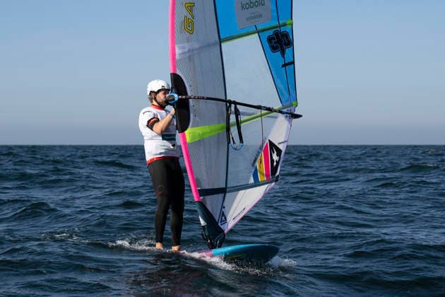 PWA - Citroen - World Windsurfing Tour Sylt 2026 - Tag 8 - Slalom Foil Men; Sylt Westerland, 03.10.2026 Scotty Stallman (Slalom Foil Men, England, GBR-68); PWA - Citroen - World Windsurfing Tour Sylt 2026 - Tag 8 - Slalom Foil Men am 03.10.2026 vor dem Brandenburger Strand - Motorboot auf Sylt Westerland (Deutschland). Copyright: xBEAUTIFULxSPORTS AndreasxDickx