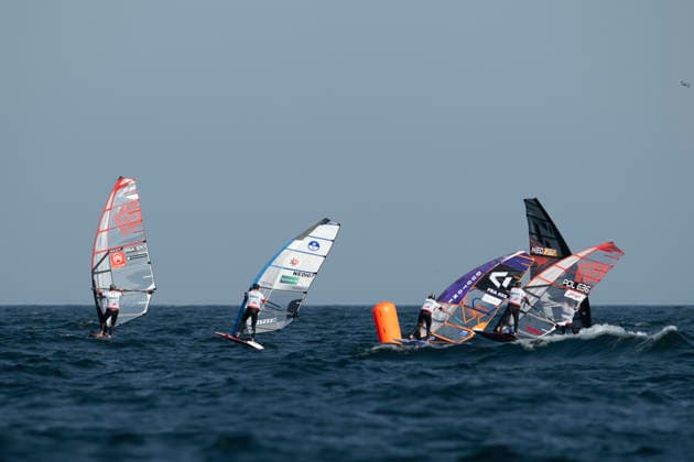 PWA - Citroen - World Windsurfing Tour Sylt 2026 - Tag 8 - Slalom Foil Men; Sylt Westerland, 03.10.2026 William Huppert (Slalom Foil Men, FRA330); Thijs Hanemaaijer (Slalom Foil Men, Netherlands, NED-107); Sacha Fortune (Slalom Foil Men, France, FRA-655); Dominik Lewinski (Slalom Foil Men, Poland, POL-636); Bob van de Burgt (Slalom Foil Men, Netherlands, NED-737); PWA - Citroen - World Windsurfing Tour Sylt 2026 - Tag 8 - Slalom Foil Men am 03.10.2026 vor dem Brandenburger Strand - Motorboot auf Sylt Westerland (Deutschland). Copyright: xBEAUTIFULxSPORTS AndreasxDickx
