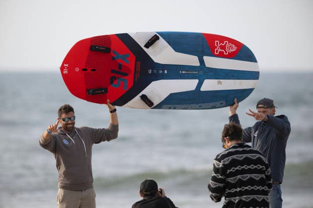 PWA - Citroen - World Windsurfing Tour Sylt 2026 - Tag 8 - Slalom Foil Men; Sylt Westerland, 03.10.2026 Matteo Iachino (Slalom Foil Men, Italy, ITA-140); PWA - Citroen - World Windsurfing Tour Sylt 2026 - Tag 8 - Slalom Foil Men am 03.10.2026 vor dem Brandenburger Strand - Motorboot auf Sylt Westerland (Deutschland). Copyright: xBEAUTIFULxSPORTS AndreasxDickx