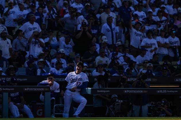 MLB, Baseball Herren, USA National League Division Series - Dodgers vs Braves Game 1 Los Angeles Dodgers designated hitter Shohei Ohtani looks on from the dugout during the eighth inning in Game 1 of the National League Division Series between the Atlanta Braves and the Los Angeles Dodgers at UNIQLO Field at Dodger Stadium in Los Angeles, California, USA, 03 October 2026. LOS ANGELES CALIFORNIA UNITED STATES  Copyright: xCHRISxTORRESx