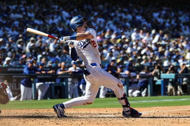 MLB, Baseball Herren, USA National League Division Series - Dodgers vs Braves Game 1 Los Angeles Dodgers outfielder Kyle Tucker hits a home run during the sixth inning in Game 1 of the National League Division Series between the Atlanta Braves and the Los Angeles Dodgers at UNIQLO Field at Dodger Stadium in Los Angeles, California, USA, 03 October 2026. LOS ANGELES CALIFORNIA UNITED STATES  Copyright: xCHRISxTORRESx