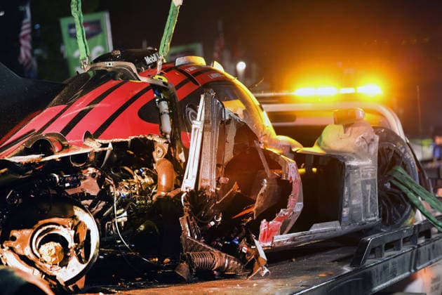 Der nach an einem Unfall schwer beschädigte Porsche 963 7 Felipe Nasr , Laurin Heinrich , Julien Andlauer auf dem Abschleppwagen vor dem Porsche Penske Zelt,, IMSA Rennserie, 29. Motul Petit le Mans Rennen, Road Atlanta, Georgia, USA, 03.10.2026, Ausfall,