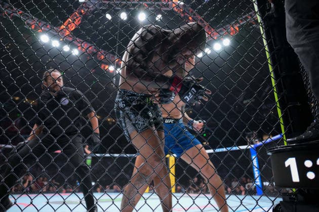 October 3, 2026, Salt Lake City, Utah, USA: ESTEBAN RIBOVICS defeated KING GREEN by TKO (strikes) at 4:08 of Round 1 during UFC 332 at the Delta Arena in Utah. Salt Lake City USA - ZUMAo117 20261003_zsp_o117_141 Copyright: xMikaelxOnax