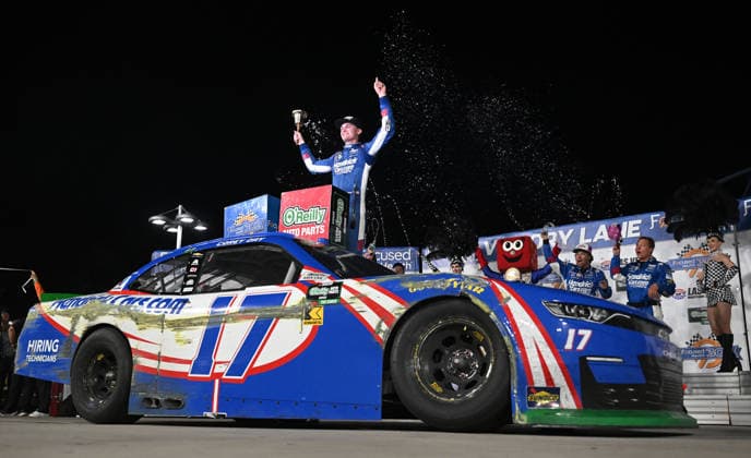 LAS VEGAS, NV - OCTOBER 03: Corey Day ( 17 Hendrick Motorsports HendrickCars.com Chevrolet) celebrates in victory lane after winning the NASCAR, Motorsport, USA O™Reilly Auto Parts Series Focused Health 302 playoff race at Las Vegas Motor Speedway Saturday Oct. 3, 2026 in Las Vegas, Nevada. (Photo by Will Lester Icon Sportswire) AUTO: OCT 03 NASCAR O™Reilly Auto Parts Series Focused Health 302 EDITORIAL USE ONLY Icon26100355312
