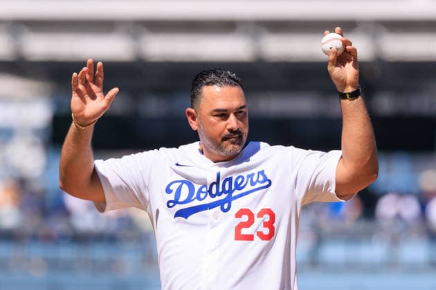October 3, 2026, Los Angeles, California, USA: Former 1st base Dodger Adrian Fernandez throws the ceremonial first pitch before a NLDS Game 1 between the Los Angeles Dodgers and the Atlanta Braves on Saturday October 3, 2026 at Dodger Stadium in Los Angeles, California. JAVIER ROJAS PI Los Angeles USA - ZUMAp124 20261003_zaa_p124_038 Copyright: xJavierxRojasx