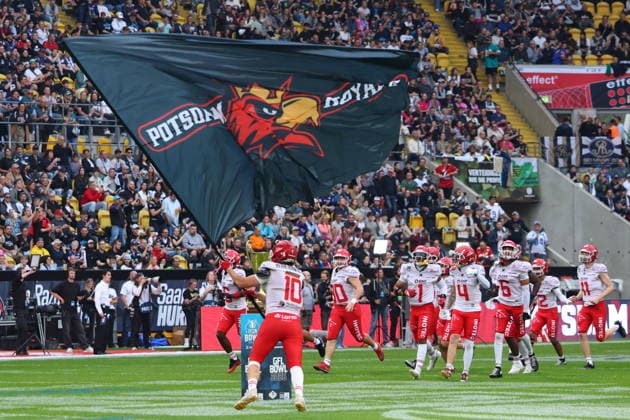 Run in of the Potsdam Royals, Dresden Monarchs vs Potsdam Royals, American Football, GFL, German Football League, Season 2026, GFL-Bowl, 03.10.2026, GFLBowl2026 Photo: PFA Klaus Sack Dresden Rudolf-Harbig-Stadion Deutschland Copyright: xPFA KlausxSackx