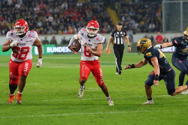 Bay Harvey (Potsdam Royals, 8) runs with the ball, Dresden Monarchs vs Potsdam Royals, American Football, GFL, German Football League, Season 2026, GFL-Bowl, 03.10.2026, GFLBowl2026 Photo: PFA Klaus Sack Dresden Rudolf-Harbig-Stadion Deutschland Copyright: xPFA KlausxSackx